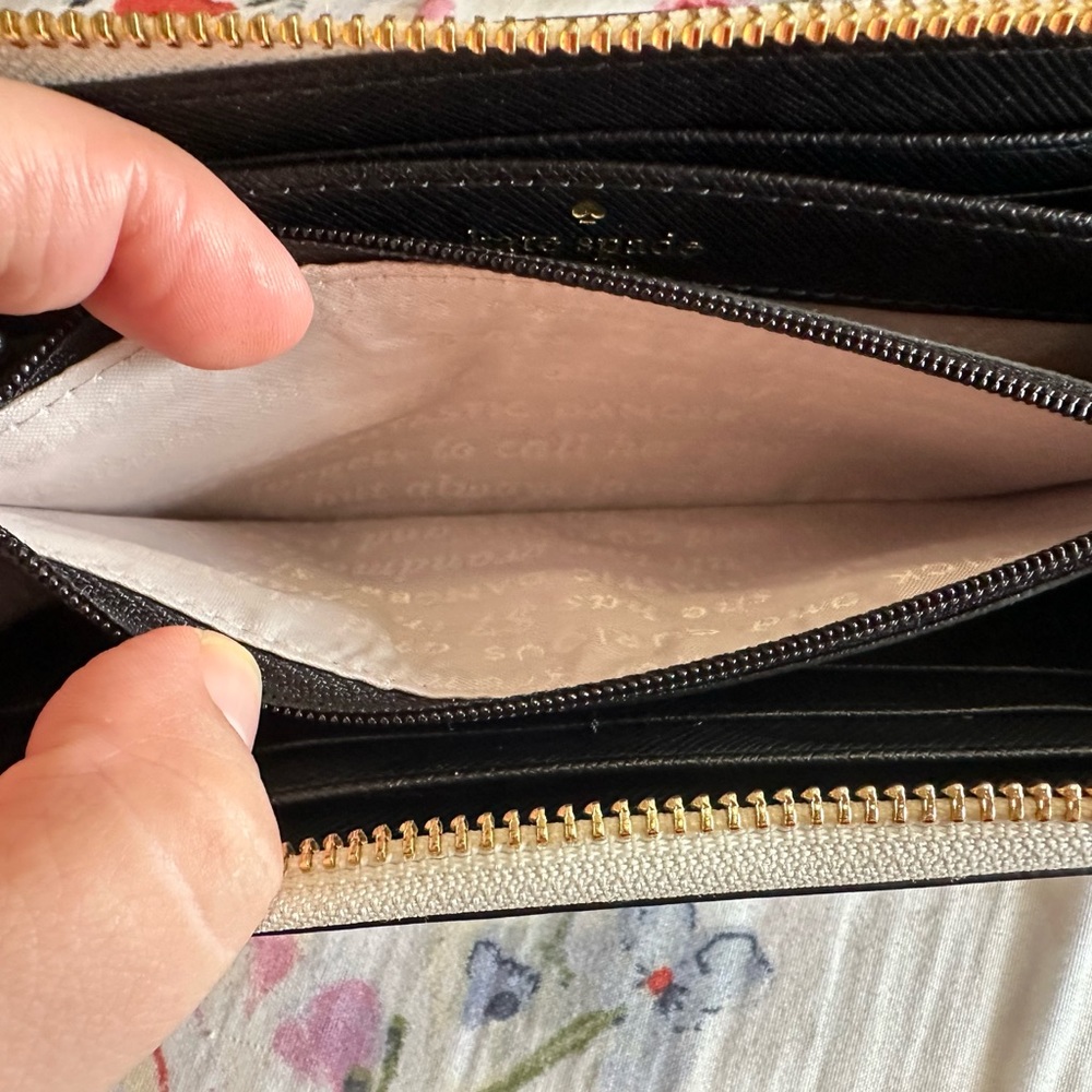 Kate Spade polka dot wallet in white color. - Picture 6 of 8